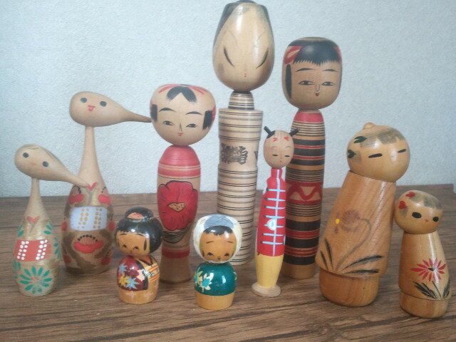 ☆☆【木工工芸・飾り民藝品】こけし 創作こけし/飾り小物 木製置物 古民具 昭和玩具 レトロ ユニークデザイン拍卖