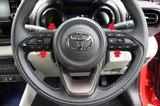 《ヤリス》【アウトレット価格】ヤリス ステアリングスイッチシート (カーボンシート)②拍卖