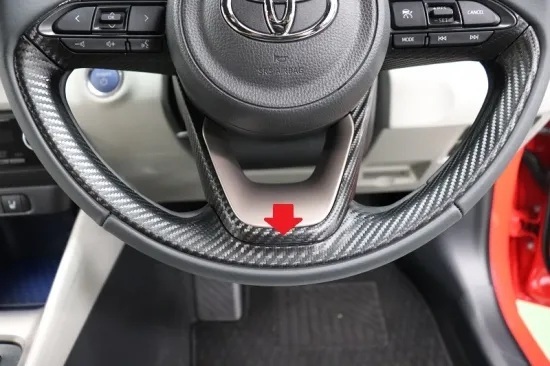 《ヤリス》【アウトレット価格】ヤリス ステアリングパネル Ver2シート (カーボンシート)①拍卖