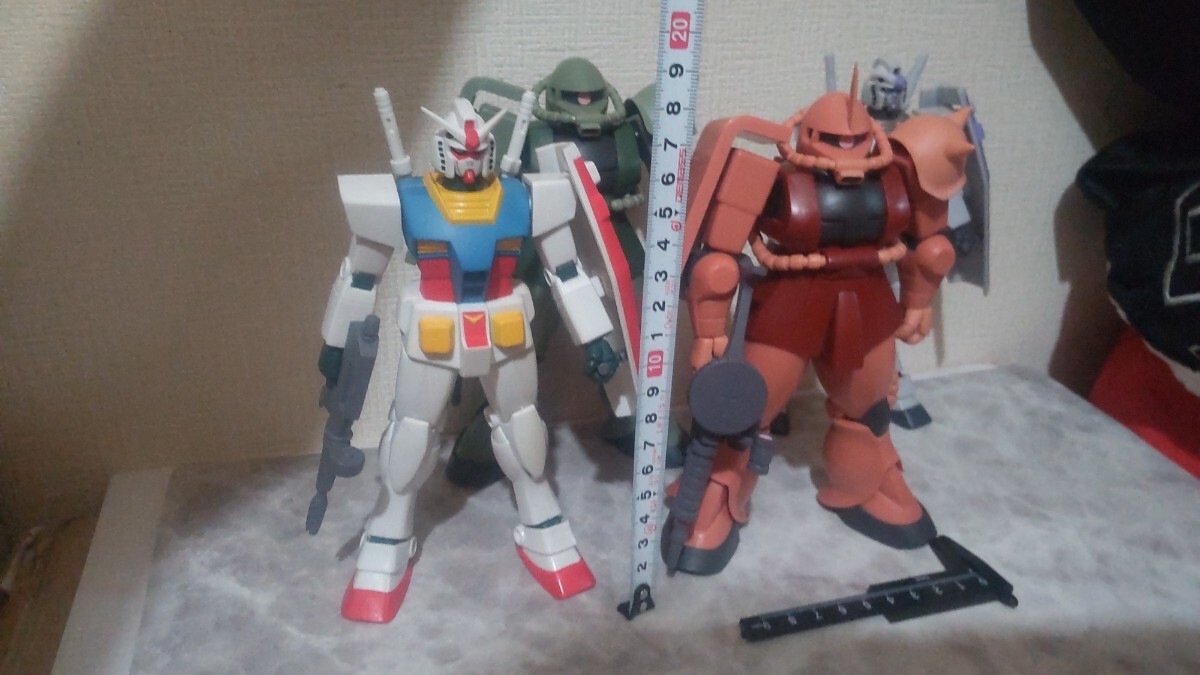 機動戦士ガンダム、プラスチック、フィギュア、ガンダム、ザク、4体まとめて。拍卖