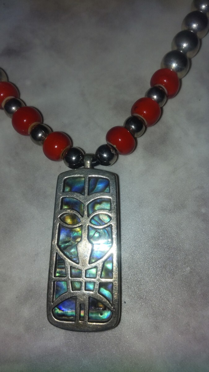 インディアンジュエリー風アクセサリー、ホワイトハーツ、シルバービーズ、革ヒモ拍卖