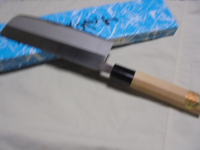 磨き中高菜切り包丁 185㎜ 煤焼け拍卖