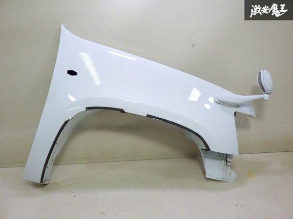 【ストア出品】 Chevrolet シボレー 2007年式 タホ フロント 右 右側 フロント フェンダー 外装 サイド 白パール系 即納 在庫有 棚拍卖