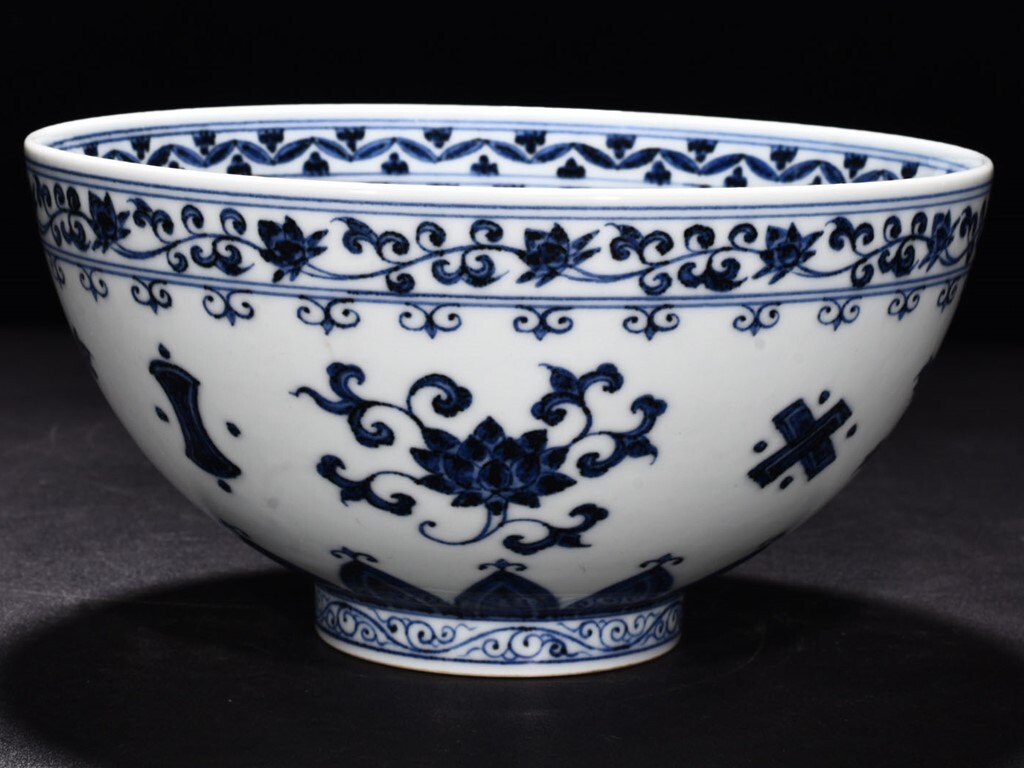 TB226■中国古玩 唐物 明宣徳 青花花卉紋鶏心碗 時代物 極上品■高さ10.3cm・直径19.5cm■拍卖