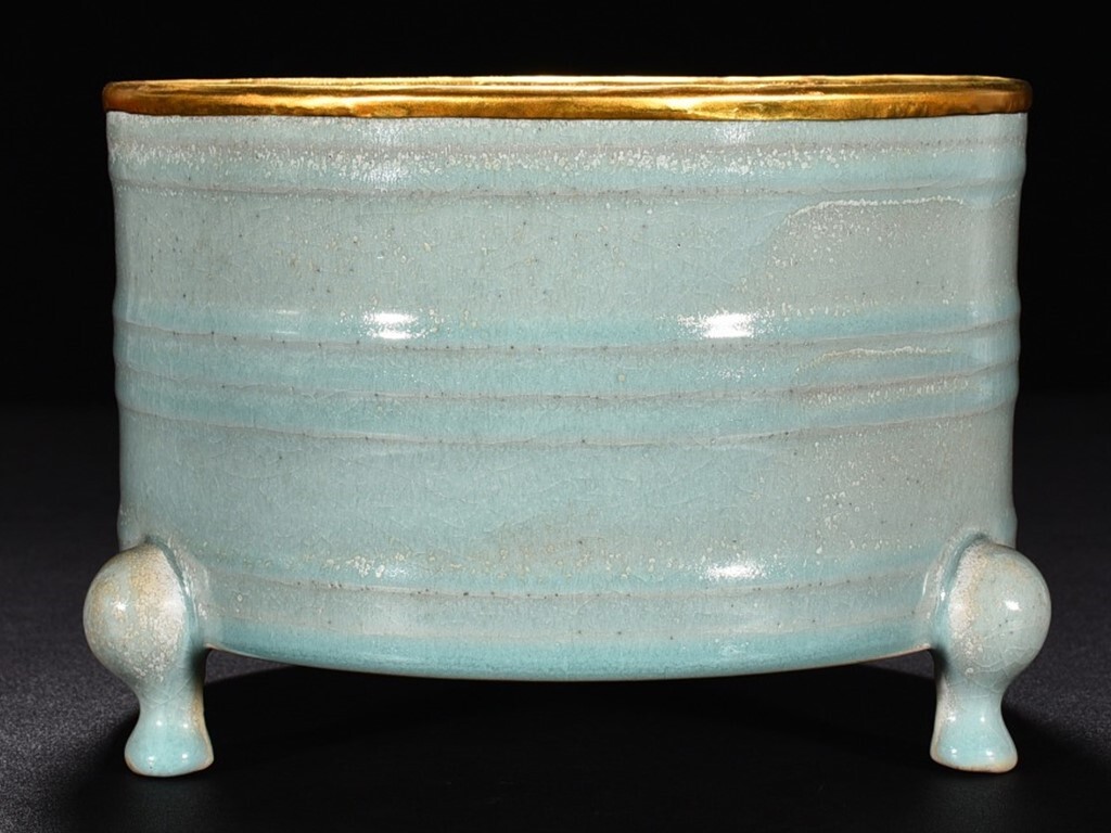 TB250■中国古玩 唐物 宋時代 汝窯 天青釉 弦紋三足炉 流金嵌寶石 回流盤 極上品■高さ13cm・直径20cm■拍卖