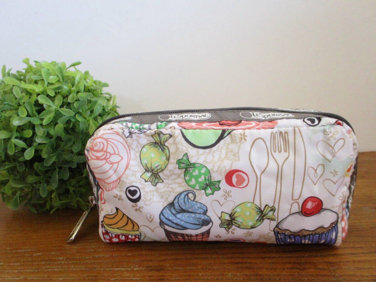 【未使用・送料込】レスポートサック LeSportsac 白 ホワイト スイーツ柄 ポーチ 小物入れ ミニポーチ 化粧ポーチ 人気ブランド 軽量 雑貨拍卖