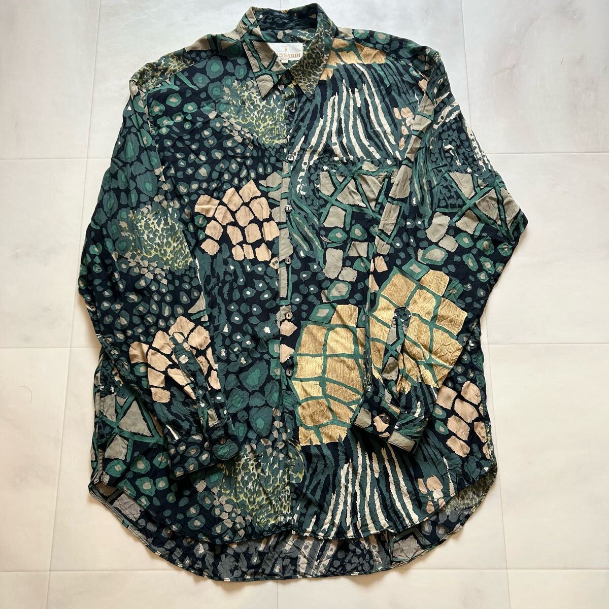TRUSSARDI トラサルディー 総柄 柄シャツ レトロ アート ビンテージ 長袖シャツ レーヨン100%拍卖