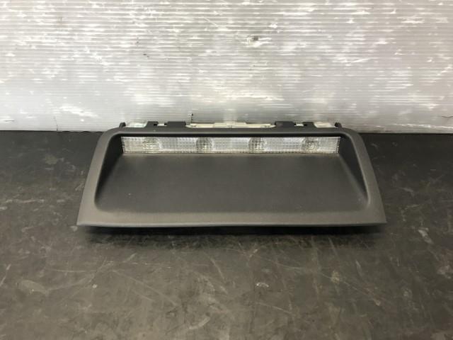 【TS】アリオン DBA-ZRT260 ハイマウントストップランプ 22-342 81006-20010-B0拍卖