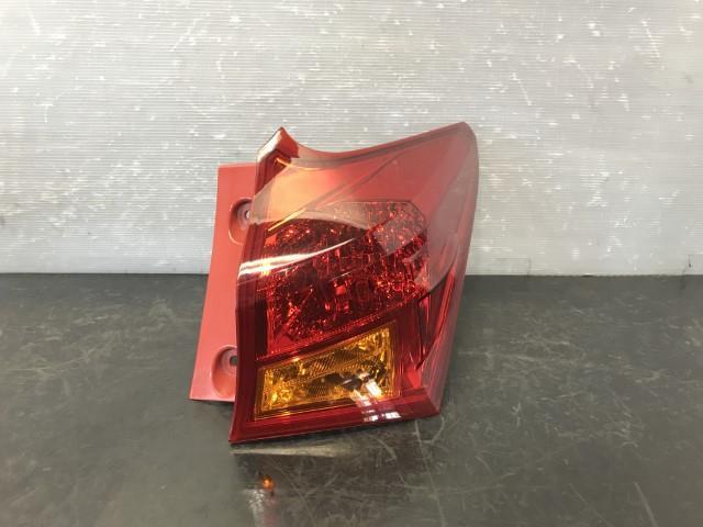 【TS】オーリス DBA-ZRE186H 右テールランプ 12-587 81551-12C40拍卖
