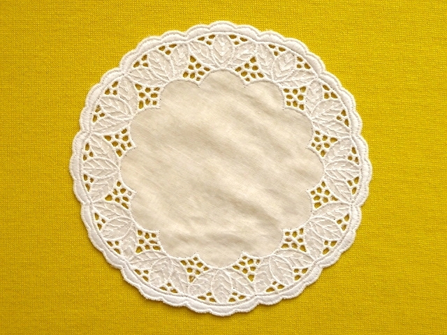 ●○ドイツ雑貨 綿レースの円形ドイリー 直径14cm 1~2枚○●レトロビンテージアンティークインテリア CL177a拍卖