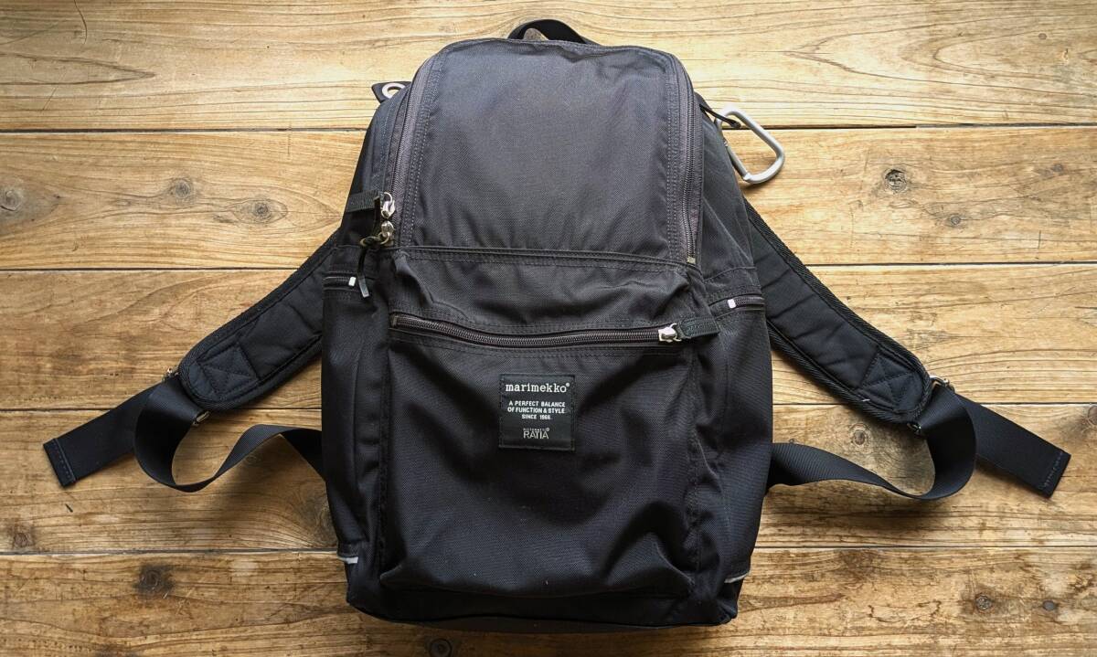 送料無料♪マリメッコ marimekko BUDDY デイパック リュック 28×40×15㎝ ブラック 黒 RATIA拍卖