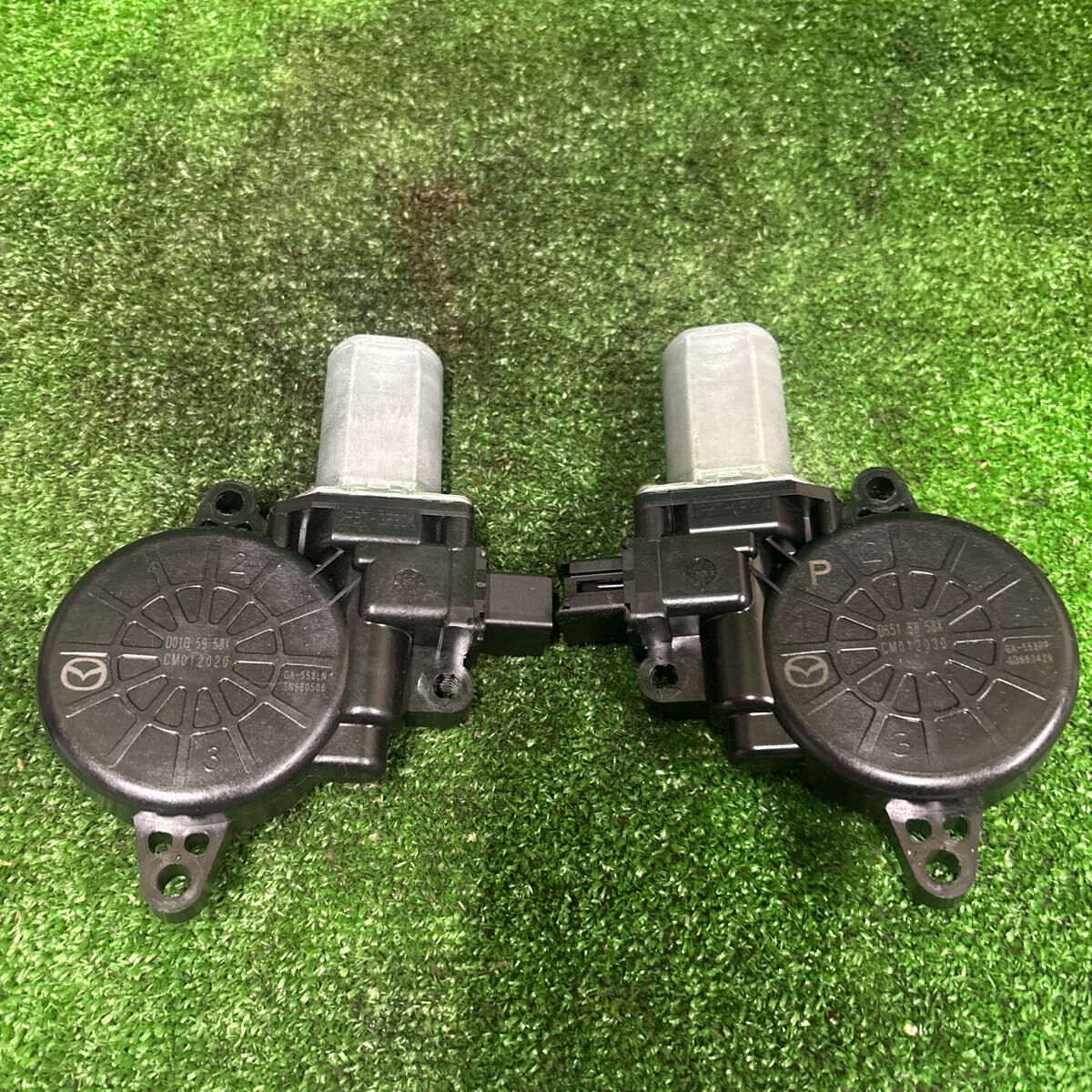 DE3FSデミオ  フロント左右 ドアレギュレーターモーター 送料650円 (北海道、九州、沖縄+300円) 13-2拍卖