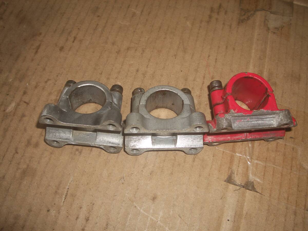 刈払い機 ハンドルの 取付け金具 3個セット 24ミリパイプ用 自作品に利用できそうです。その2拍卖