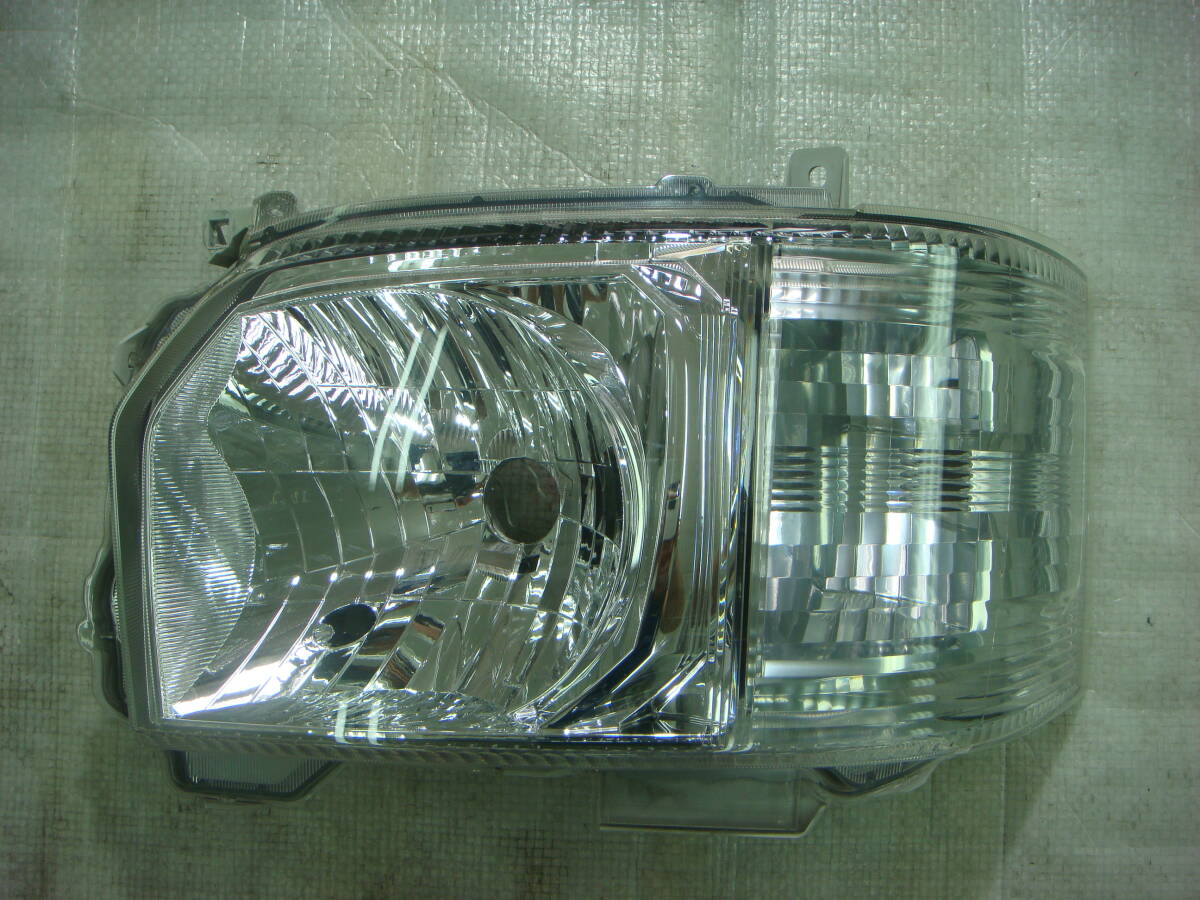 美品 トヨタ ハイエース 200系 トヨタ純正部品 ヘッドライト ユニット ハロゲンタイプ 部品 NO.左 81170-26711 C拍卖