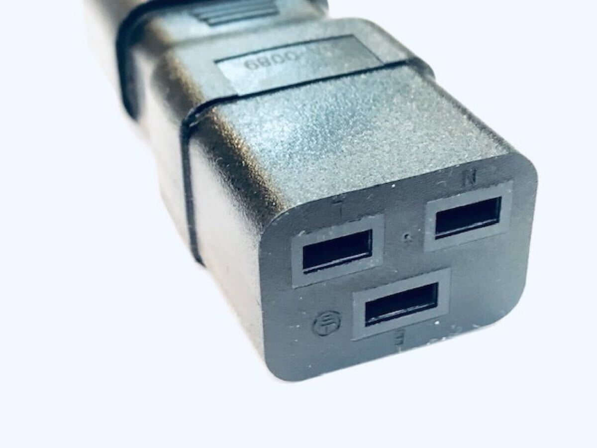 電源 変換コネクタ 20A→15A 20A差し込み口を15AIECプラグ用に変換 JEFF ROWLAND IsoTek Dan CHORD AUDIA FLIGHT等に拍卖