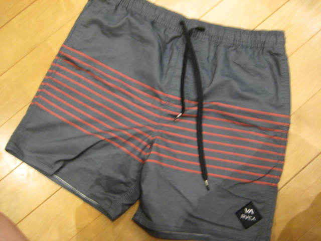 美品 RVCA M サイズ30 チャコールグレー ルーカ ストライプ ウォーターパンツ 水陸両用 ショートパンツ サーフパンツ ハーフパンツ ト拍卖