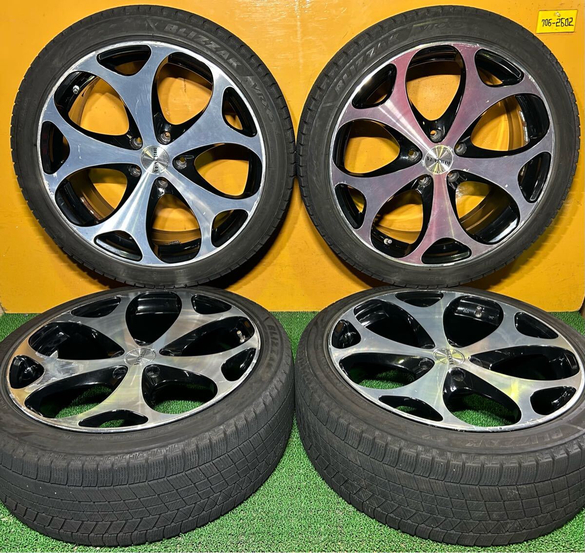 *冬用 235/40R19 92Q BRIDGESTONE BLIZZAK VRX3 *VENERDI【19×8.0J +38 PCD:114.3×5H ハブ径: 71mm】クラウン、マークX等に拍卖