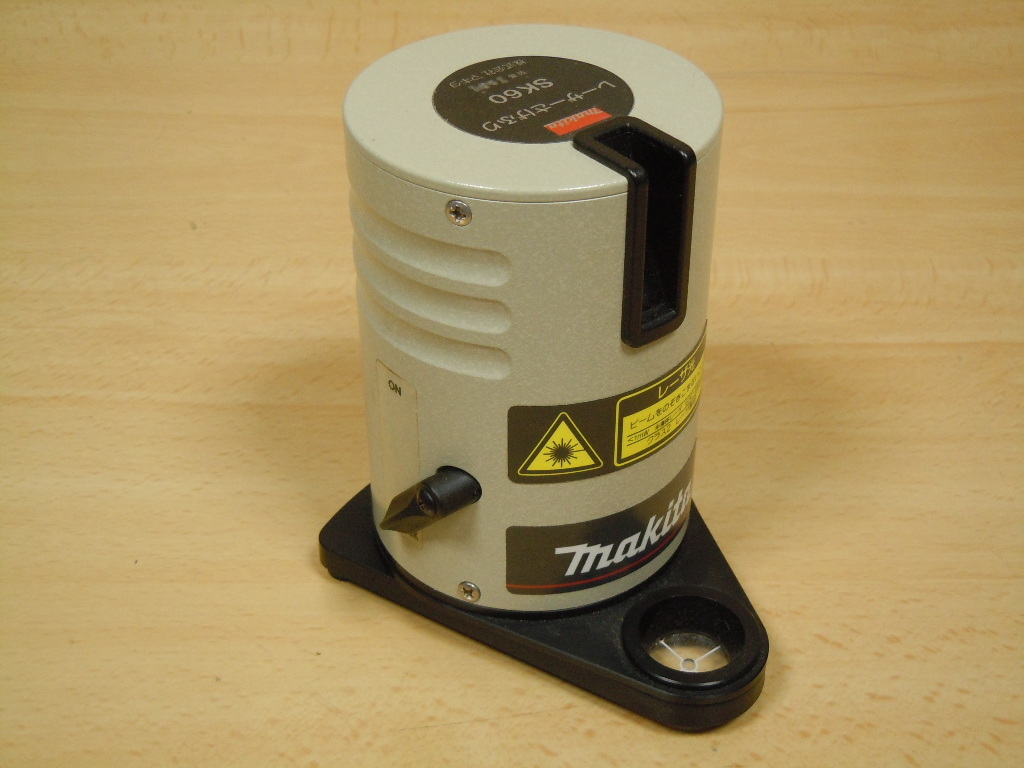 即決! レーザー墨出し器 レーザーさげふり SK60 マキタ 中古品拍卖