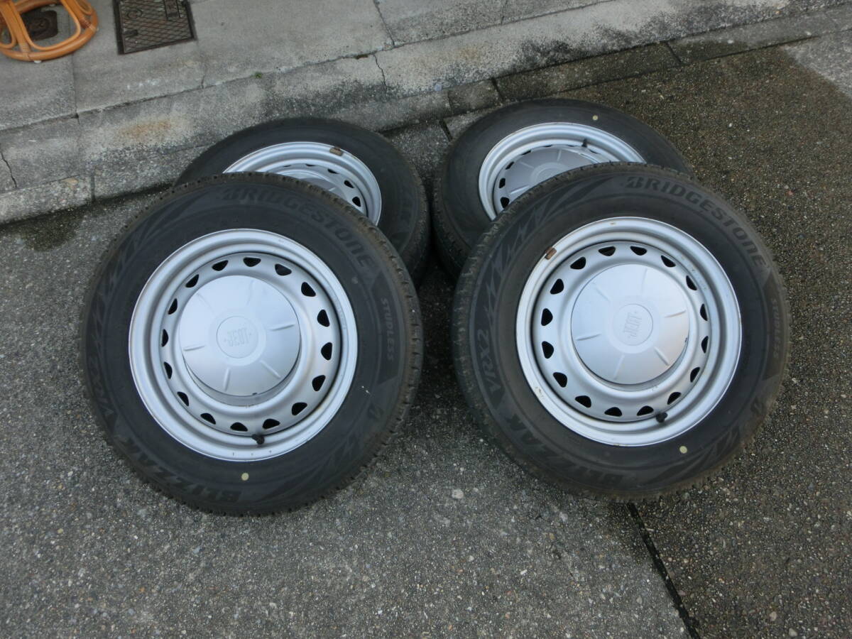 5穴マルチ PCD114.3/100 15インチ ブリザック VRX2 スタッドレス 23年製 50系プリウスより取り外し拍卖