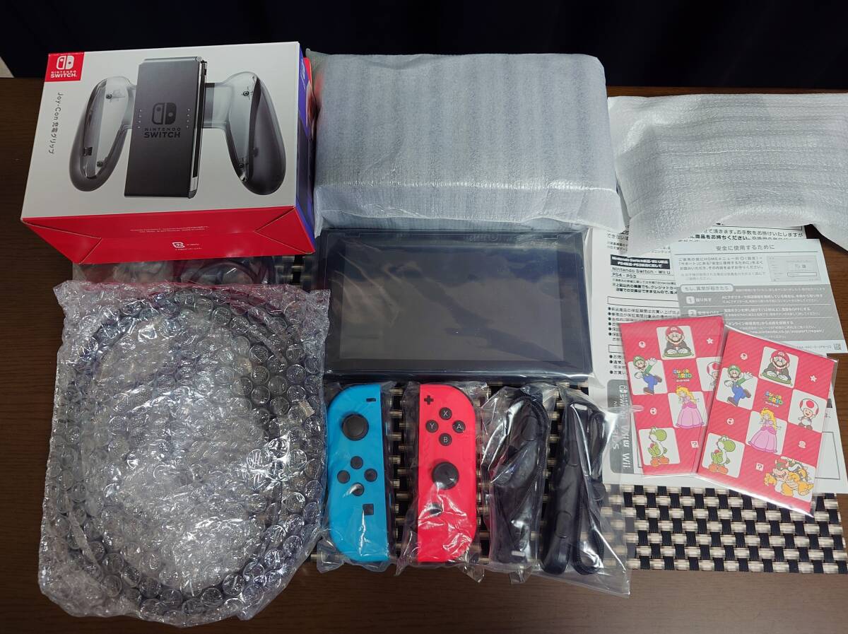 【状態綺麗】Nintendo Switch 本体 純正 Joy-Con充電グリップ セット 特典付き 任天堂 switch拍卖