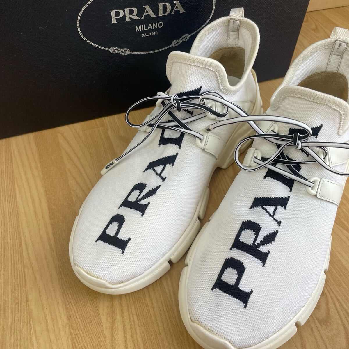 PRADA プラダ ニット ロゴ スニーカー ホワイト 37 24㎝ レディース拍卖