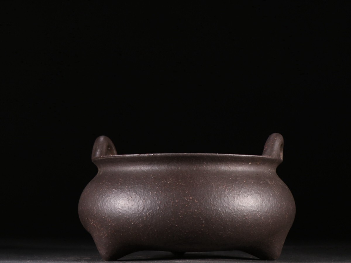 「紫砂彫 沖天耳香炉 大明宣徳年製」陶磁器 置物 擺件 古賞物 中国古美術 旧蔵出拍卖