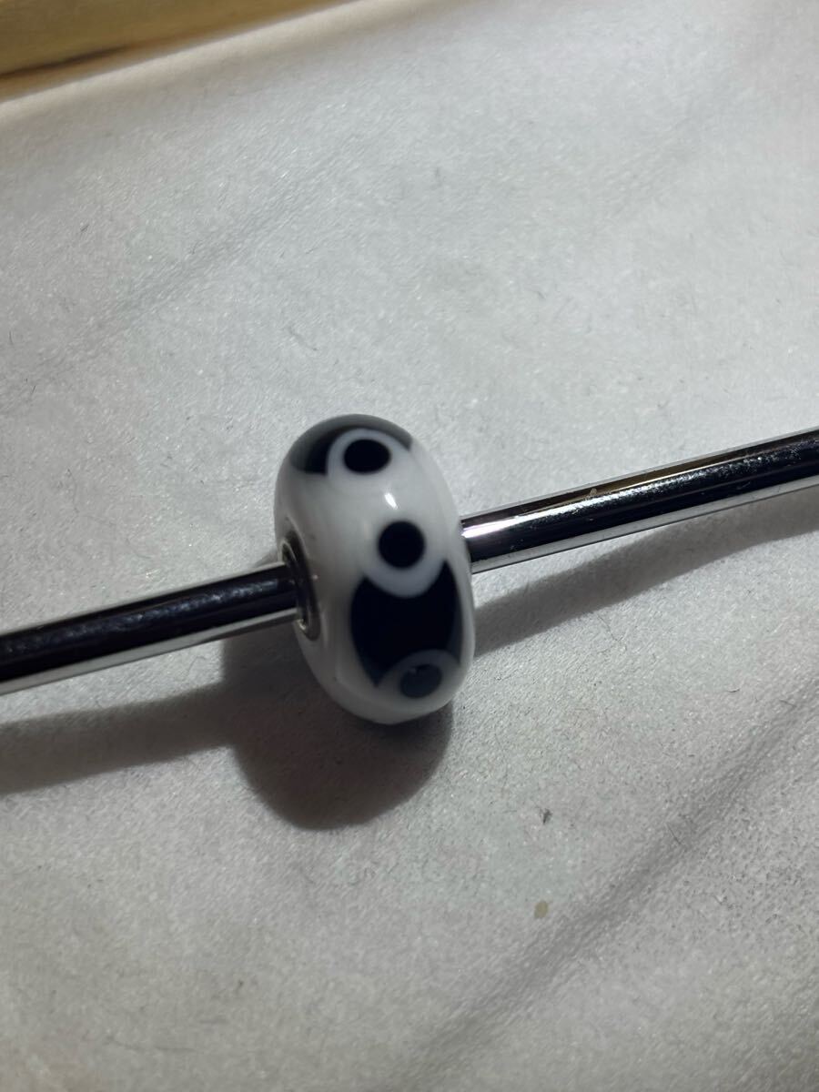 トロールビーズ trollbeads ネックレス 腕輪 ブレスレット フレディ?白 黒 ホワイト ブラック スマイル拍卖