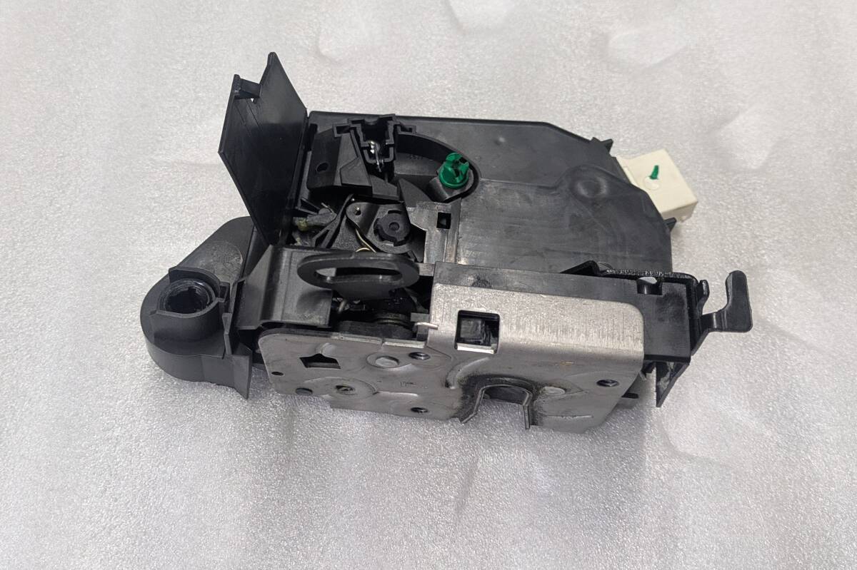 R56 BMW MINI Cooper S ミニ クーパーS 純正 右 ドア ロック アクチュエーター 7239162-0拍卖