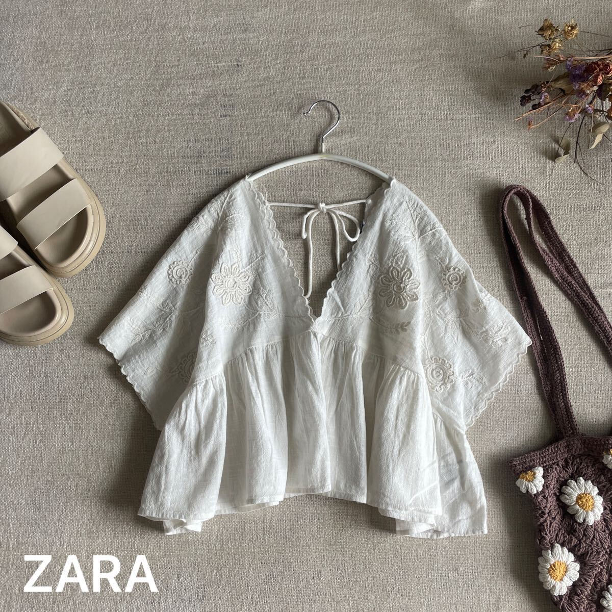 ZARA 刺繍入りショートトップス ブラウス 半袖 チュニック ザラ レディースXSサイズ 未使用 トップス カットソー レース コットン拍卖