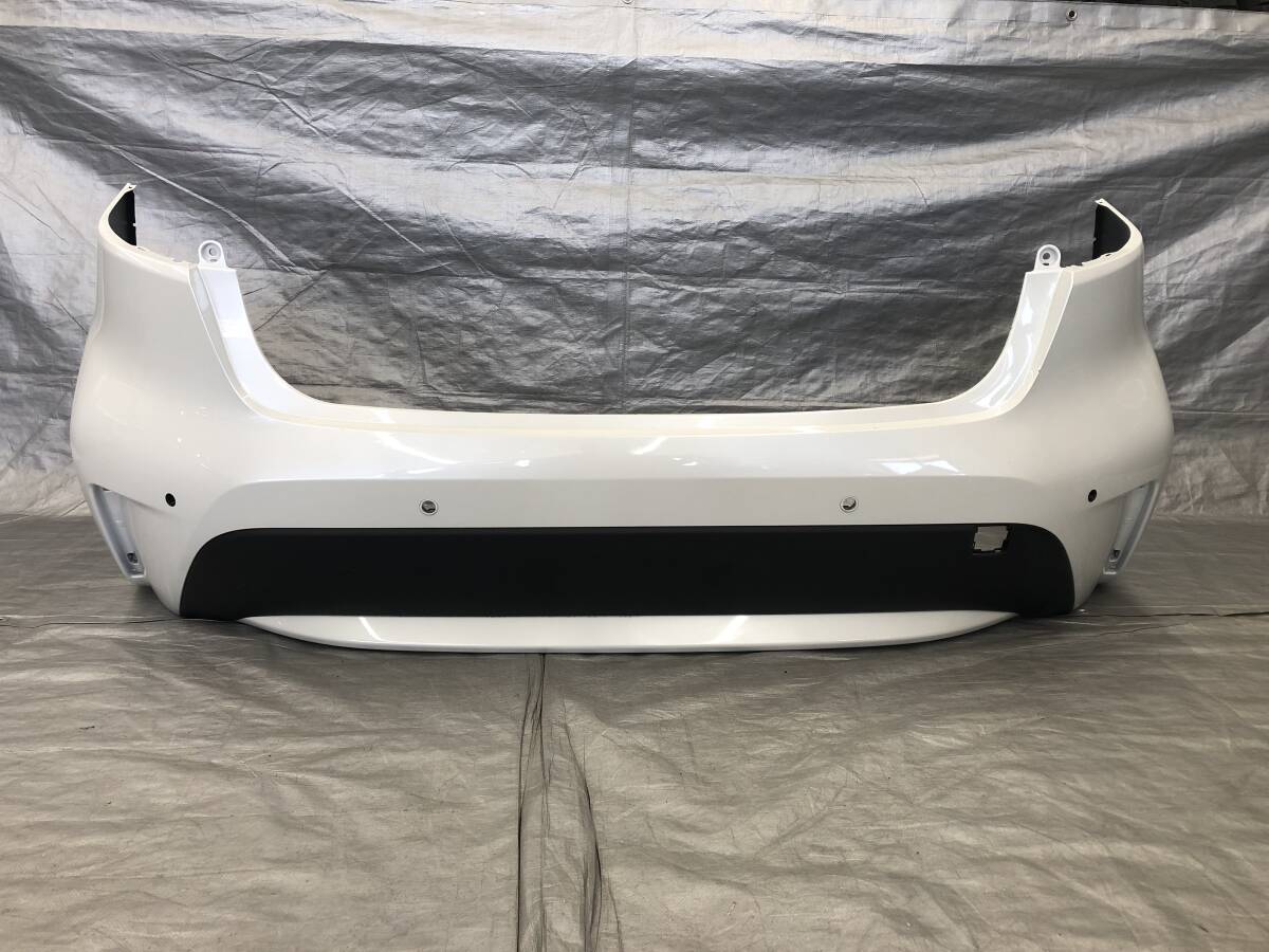 ☆□2506-OZ54LL NRE210 ZRE212 ZWE211 ZWE214 カローラ リアバンパー ホワイトパール 52159-12D90 52169-12210拍卖