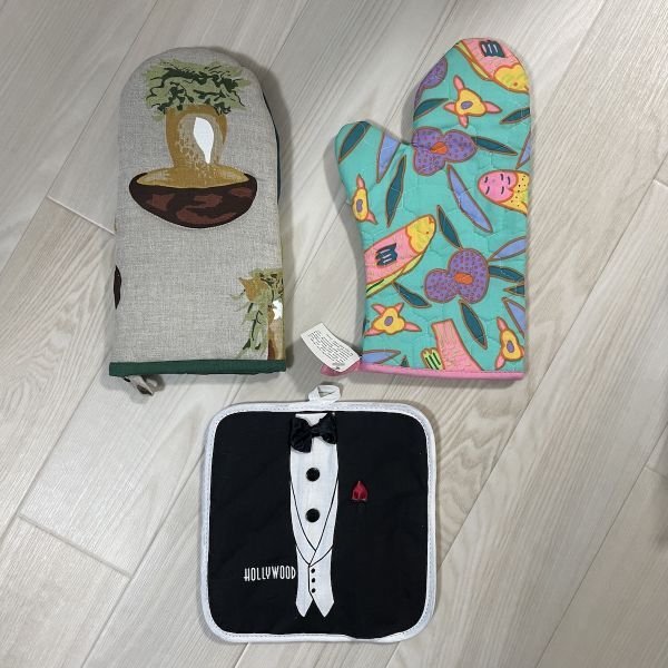 WWセール で検索 1円スタート 新品未使用 鍋つかみ オーブングローブ 鍋敷き 3点セット キッチン用品 雑貨 手袋 おしゃれ 可愛い拍卖