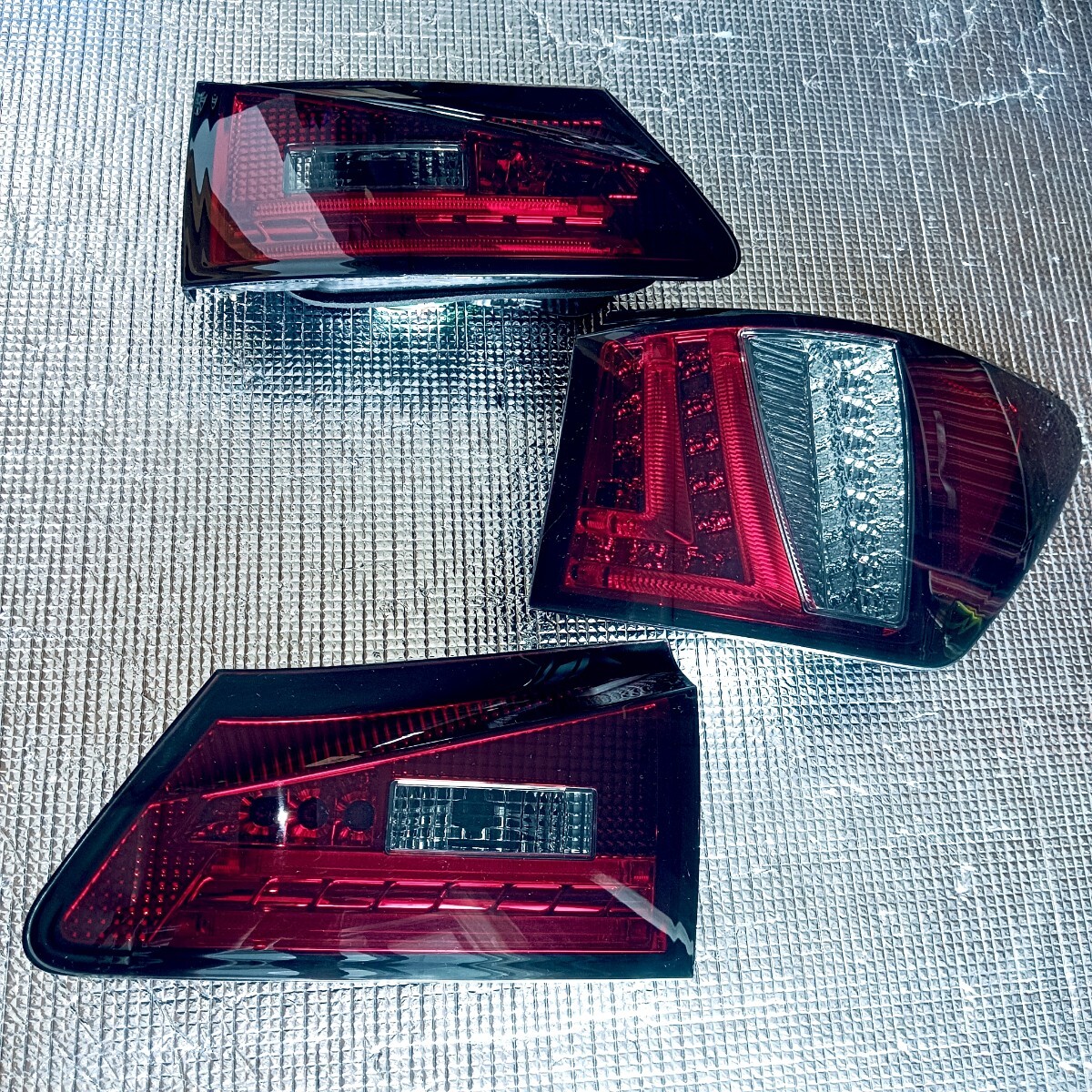 レクサス IS/IS-F 20系 テールライト 3点 レッド/スモーク 社外 リアLEDランプSONAR SK1710-LXIS206(USE20 GSE20 GSE21 GSE25 IS250 IS350)拍卖