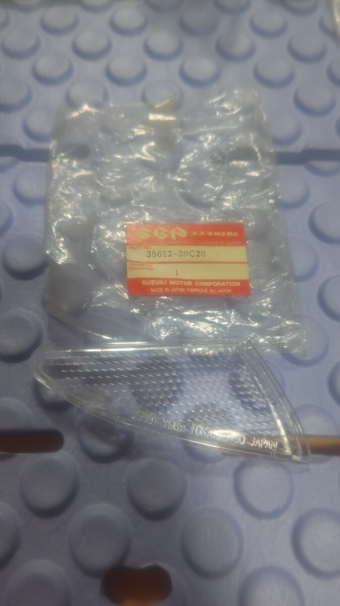 スズキ レッツⅡ レッツ2 ZZ 純正 フロント ウインカー レンズ 右 R 未使用 35612-39C20 新品 SUZUKI 35601-79C拍卖