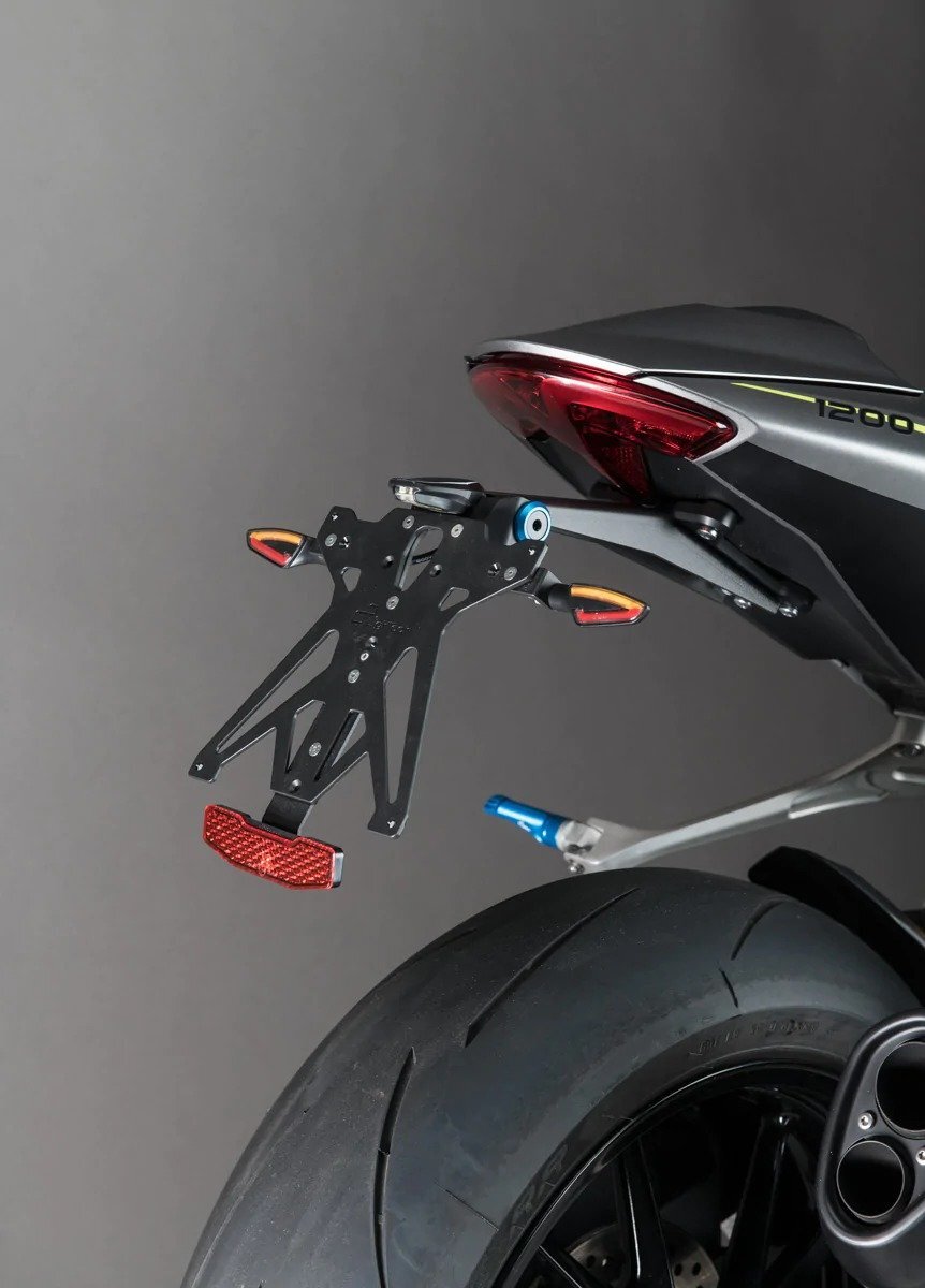 【国内在庫】LIGHTECH ライテック アジャスタブル ナンバープレートホルダー トライアンフ SPEED TRIPLE 1200 RS / RR フェンダーレス ★拍卖