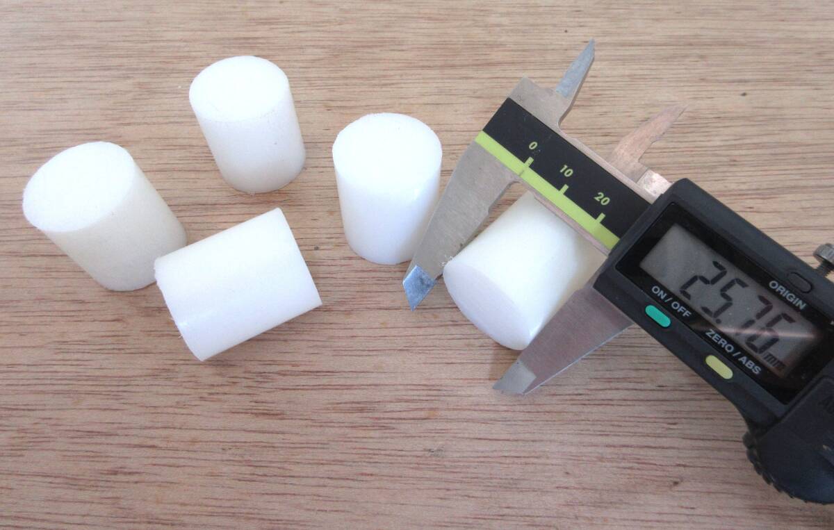 現品限り半端寸法 ジュラコン丸棒 外径25Φ×全長約30㎜ 5本組 送料込み拍卖