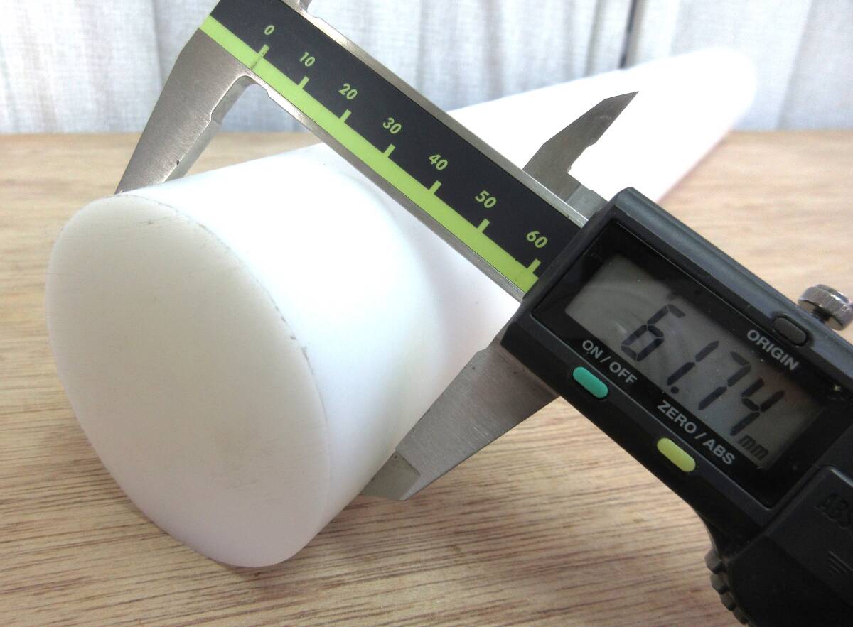 現品限り半端寸法 ジュラコン丸棒 外径60Φ×全長約500mm 送料込み拍卖