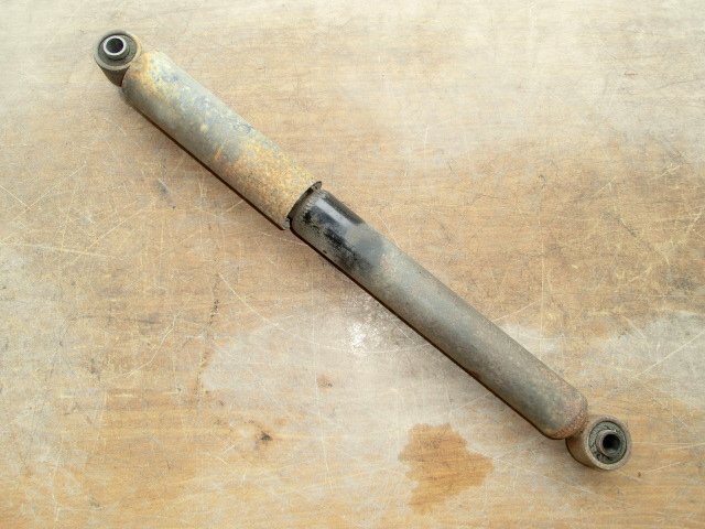 ジムニー アブソーバー 1本 平成13年 TA-JB23W 3型 リア ショック 41700-81A01 左右共通 ランドベンチャー 20.6万km 即決あり拍卖