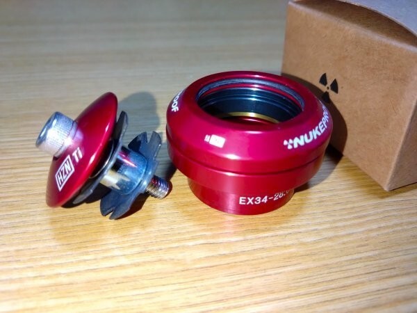 Nukeproof - Horizon トップヘッドセットカップ Red トップキャップ スターナット スターファングル EX34 | 1 1/8 | T1拍卖