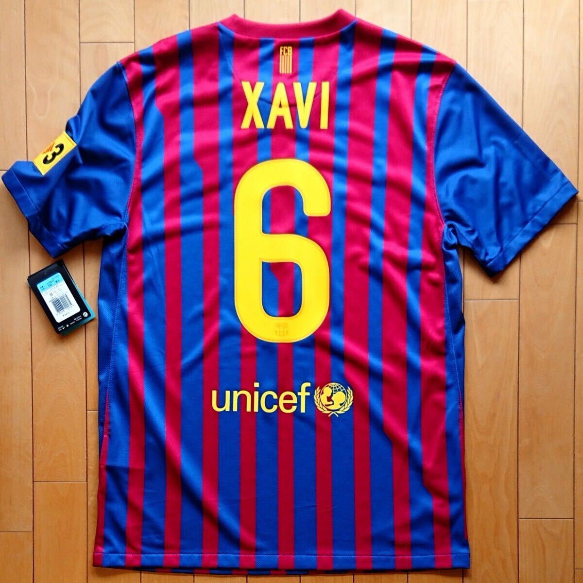 【新品、タグ付き】NIKE FCバルセロナ 2011-12シーズン ホームユニフォーム Mサイズ シャビ #6 TV3パッチ付き ※LFPパッチ取り外し済み拍卖