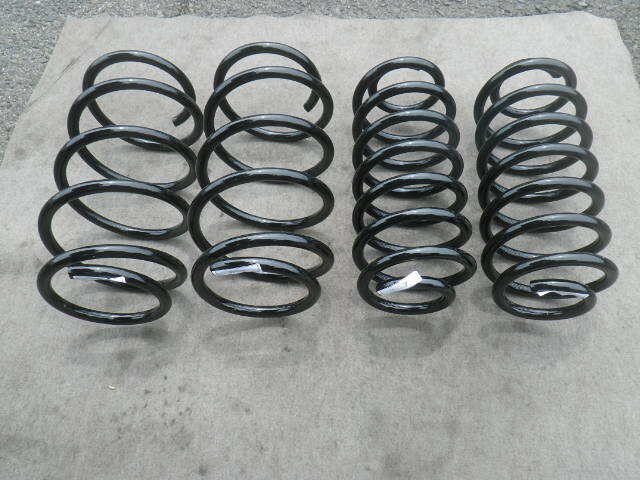 プリウス☆ ZVW30(前期型)◆社外ローダウンスプリング 新品未使用品 5557拍卖