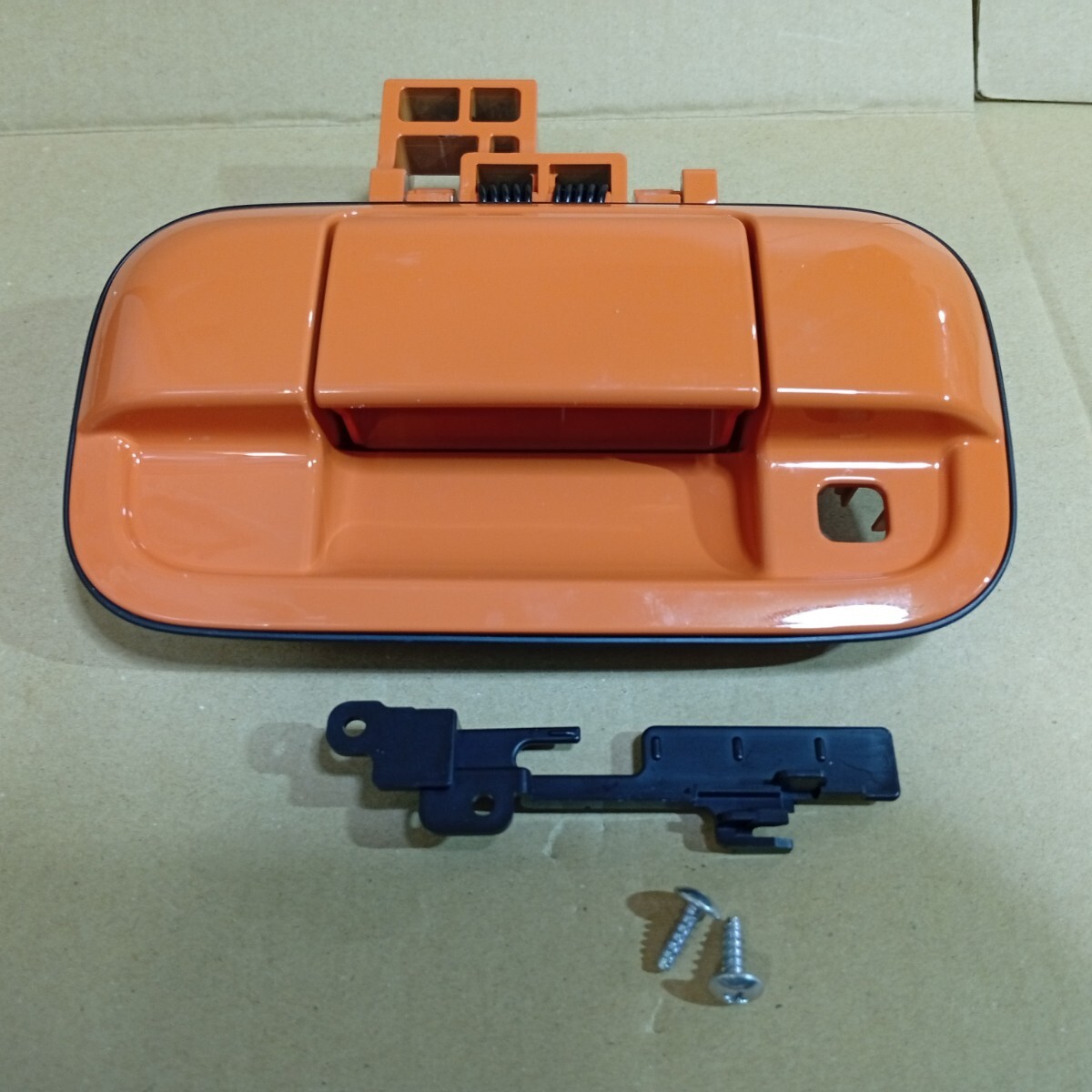 スズキ SUZUKI ハスラー MR31S MR41S A7K リアゲート アウターハンドル バックドア用 ドアノブ 82851A50M2 ジャンク品拍卖