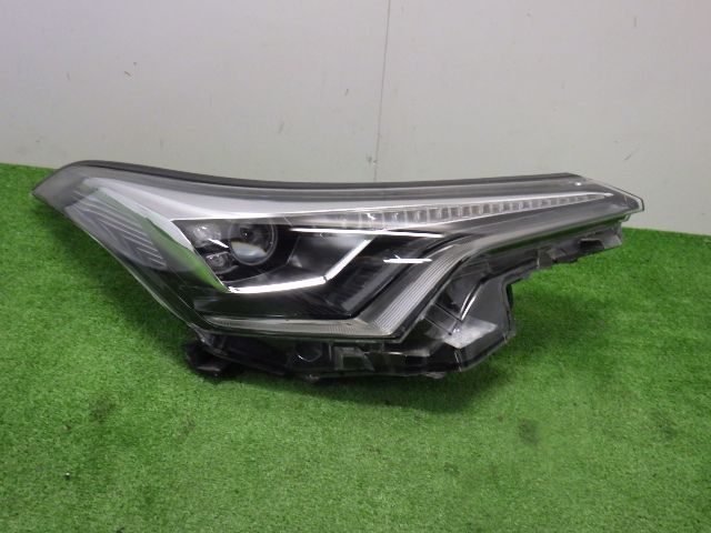 ★トヨタ C-HR★右 ヘッドライト ユニット 純正 中古 難あり 81145-10891拍卖