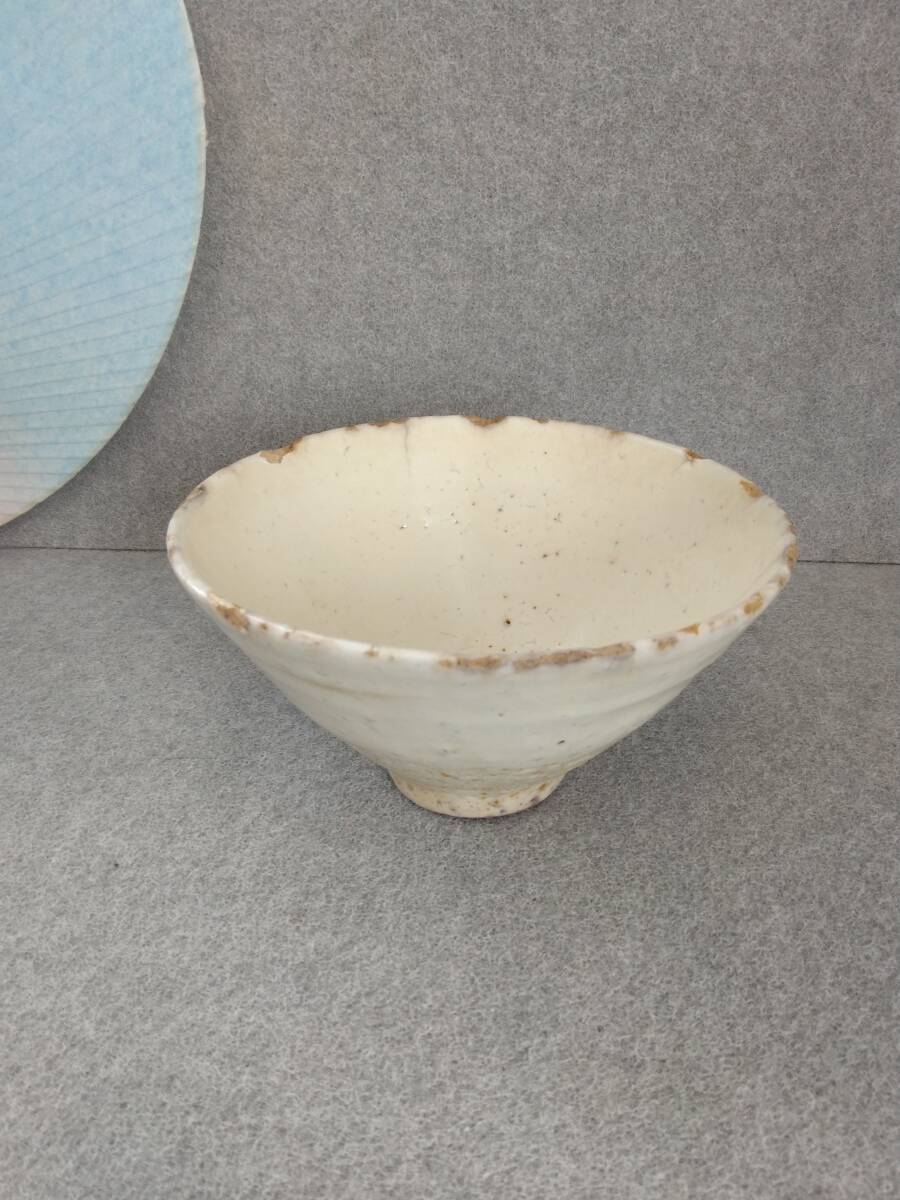 古陶磁 抹茶碗 白化粧がけ ホツワレカケヒビ汚れあり 観賞用艦賞用 金継お直し用茶碗拍卖