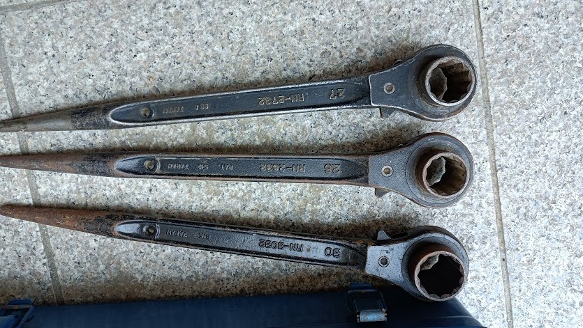 両口ラチエット 26×32 27×32 30×32 3本 中古品 工具ボックス付き拍卖