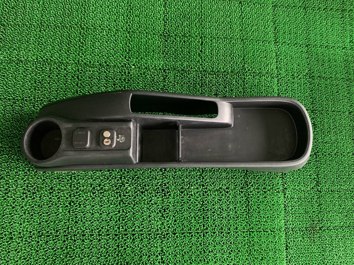 ●即決値段● マツダ デミオ DE3FS 純正 センターコンソールボックス拍卖