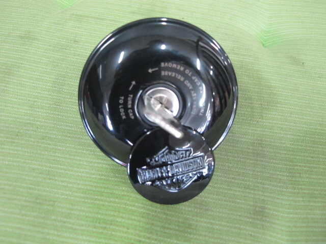ハーレー 純正 鍵付きタンクキャップ ブラック拍卖