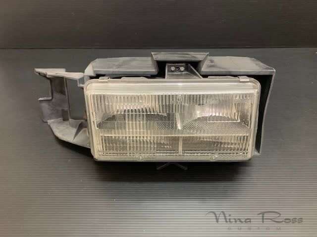 93 94 95 96 キャデラック ブロアム 右側 ヘッドライト ホルダーセット GM純正 本国仕様 中古品拍卖