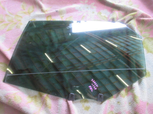 ★①R7A8630 シトロエンDS5 左リアドアガラス ABA-B85F02 修理やストック等に拍卖