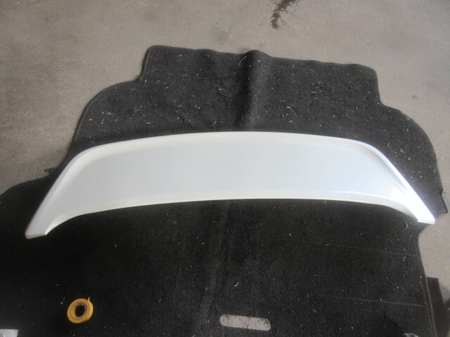 ★①R7G9578 AK12 マーチ 純正リアスポイラー 羽 ウイング 修理やストック等に拍卖