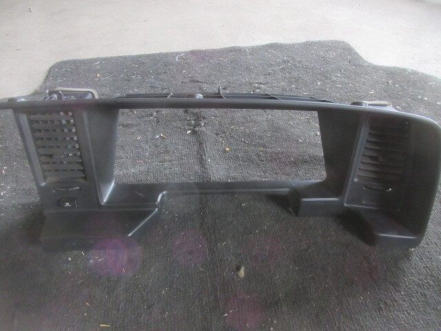 ★R7G9699 JZS131 クラウン 純正メーター枠 メーターフード ハードトップ車 修理やストック等に拍卖